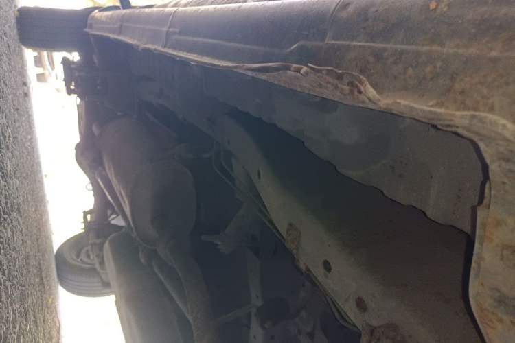 Used FORTHING Lingzhi 2013 V3 1.5L 5-Seat Standard Model I Chassis Front Right
