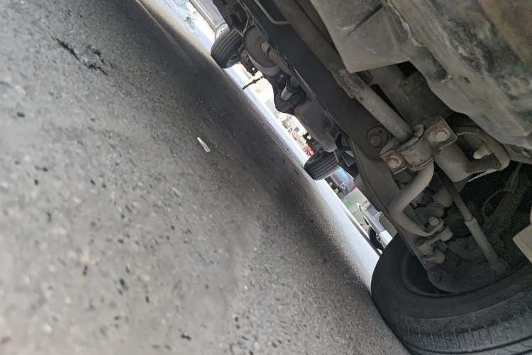 Used FORTHING Lingzhi 2013 V3 1.5L 7-Seater Comfort Model Chassis Front