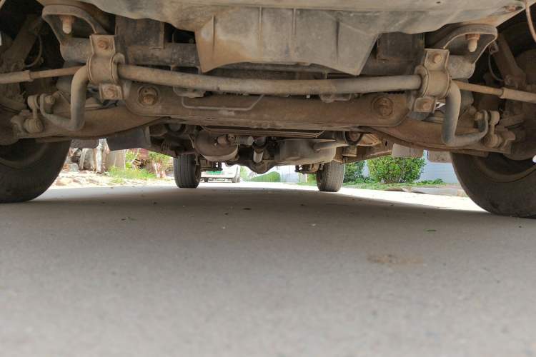 Used FORTHING Lingzhi 2013 V3 1.5L 7-Seater Standard Model II Chassis Front