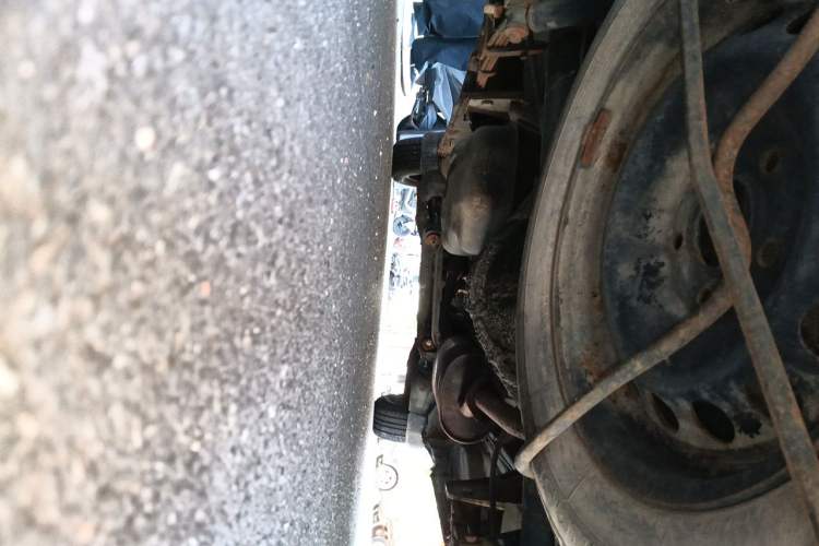 Used FORTHING Lingzhi 2013 V3 1.5L 7-Seater Luxury Model Chassis Rear