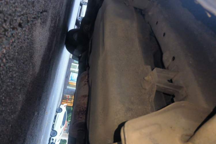 Used FORTHING Lingzhi 2013 M3 1.6L 7-Seater Comfort Model Chassis Rear Left