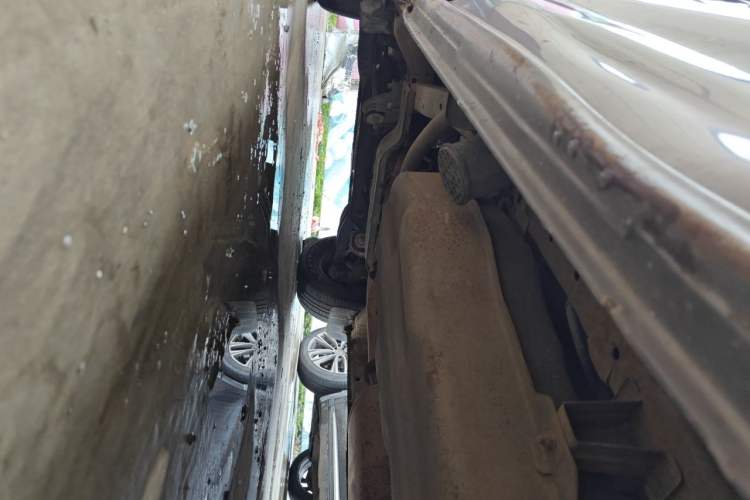 Used FORTHING Lingzhi 2013 M3 1.6L 7-Seater Comfort Model Chassis Rear Left