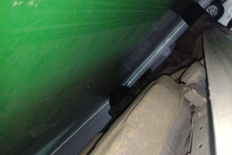 Used FORTHING Lingzhi 2013 V3 1.5L 7-Seater Standard Model II Chassis Rear Left