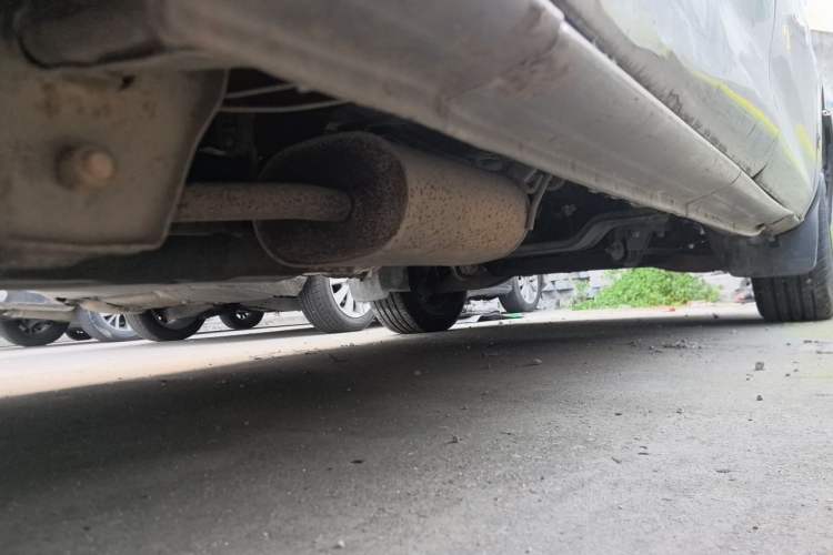 Used FORTHING Lingzhi 2013 M3 1.6L 7-seat Standard Model Chassis Rear Right