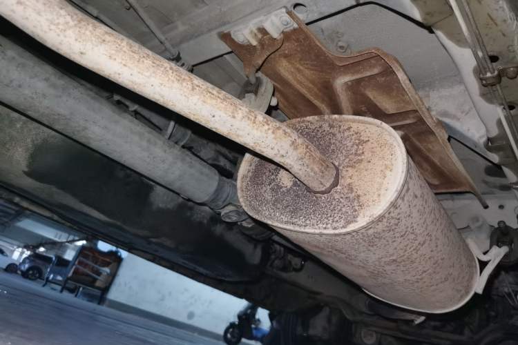 Used FORTHING Lingzhi 2013 V3 1.5L 7-Seater Standard Model II Chassis Rear Right