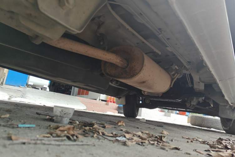 Used FORTHING Lingzhi 2013 M3 1.6L 7-Seater Comfort Model Chassis Rear Right