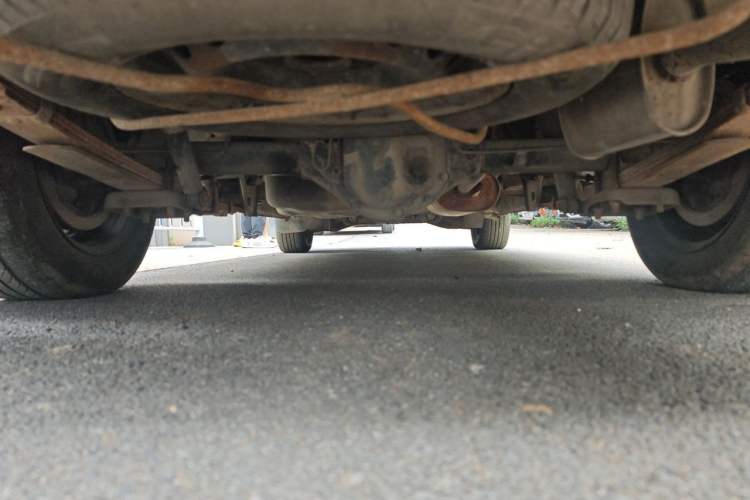Used FORTHING Lingzhi 2013 M3 1.6L 7-seat Standard Model Chassis Rear
