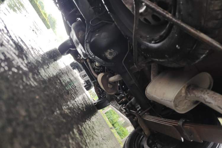 Used FORTHING Lingzhi 2013 V3 1.5L 7-Seater Standard Model II Chassis Rear