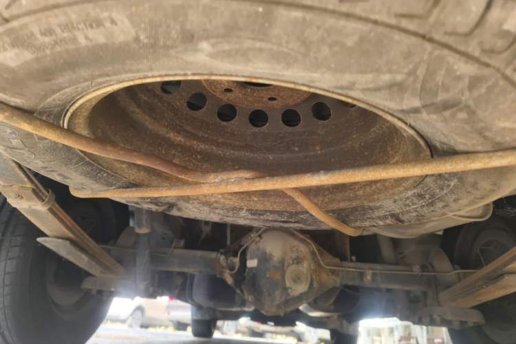 Used FORTHING Lingzhi 2013 M5 Q7 2.0L 7-Seater Long-Wheelbase Comfort Model Chassis Rear