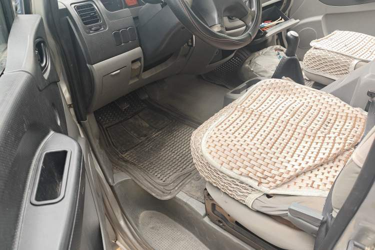 Used FORTHING Lingzhi 2013 V3 1.5L 7-Seater Standard Model II Driver Seat