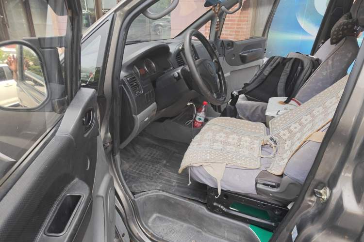 Used FORTHING Lingzhi 2013 V3 1.5L 7-Seater Standard Model II Driver Seat