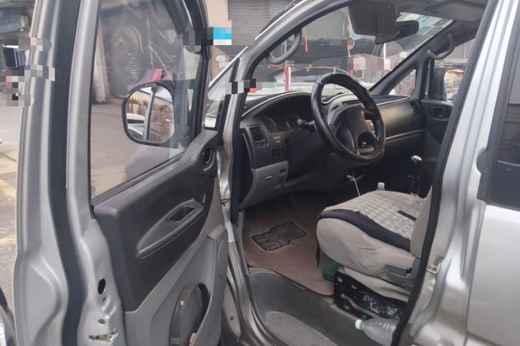 Used FORTHING Lingzhi 2013 V3 1.5L 7-Seater Standard Model II Driver Seat