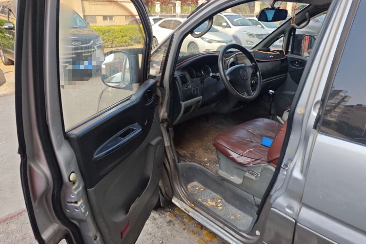 Used FORTHING Lingzhi 2013 M3 1.6L 7-seat Standard Model Driver Seat