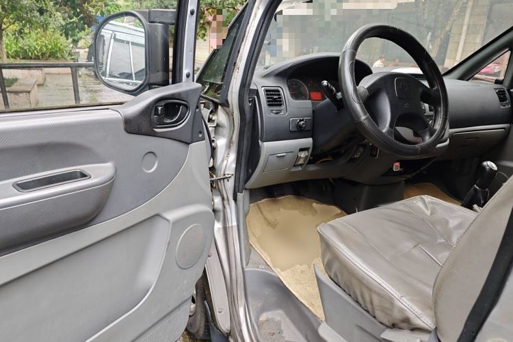 Used FORTHING Lingzhi 2013 M3 1.6L 7-Seater Luxury Model Driver Seat