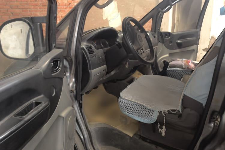 Used FORTHING Lingzhi 2013 M3 1.6L 7-seat Standard Model Driver Seat