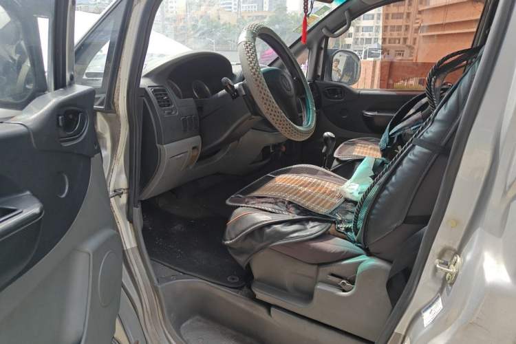 Used FORTHING Lingzhi 2013 M3 1.6L 7-Seater Comfort Model Driver Seat