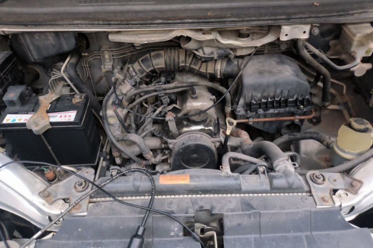 Used FORTHING Lingzhi 2013 M3 1.6L 7-Seater Comfort Model Engine Bay