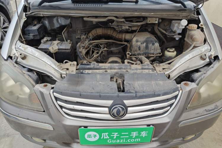 Used FORTHING Lingzhi 2013 M3 1.6L 7-Seater Comfort Model Engine Bay