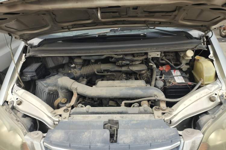 Used FORTHING Lingzhi 2013 M5 Q7 2.0L 7-Seater Long-Wheelbase Comfort Model Engine Bay