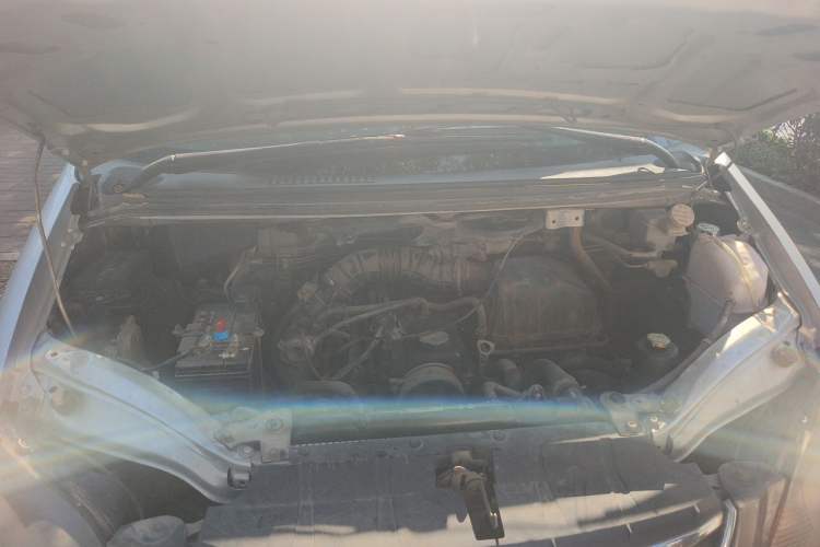 Used FORTHING Lingzhi 2013 M3 1.6L 7-Seater Luxury Model Engine Bay