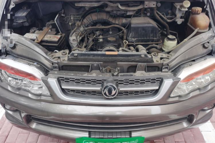 Used FORTHING Lingzhi 2013 V3 1.5L 7-Seater Comfort Model Engine Bay