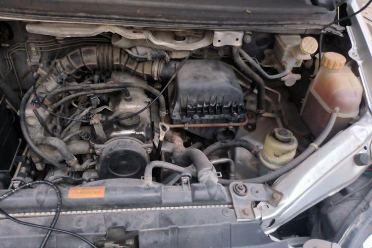 Used FORTHING Lingzhi 2013 M3 1.6L 7-Seater Comfort Model Engine Bay Left