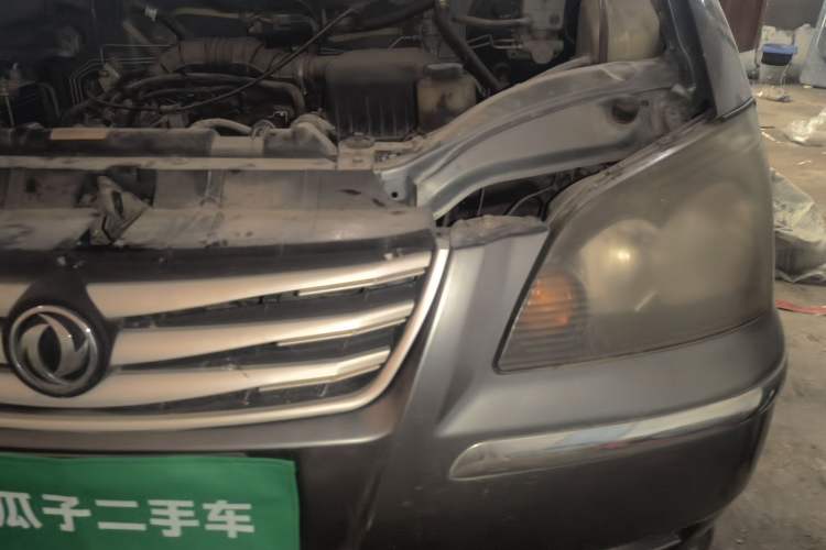 Used FORTHING Lingzhi 2013 M3 1.6L 7-seat Standard Model Engine Bay Left