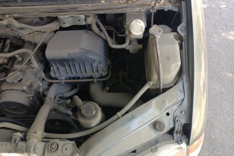 Used FORTHING Lingzhi 2013 V3 1.5L 5-Seat Standard Model I Engine Bay Left