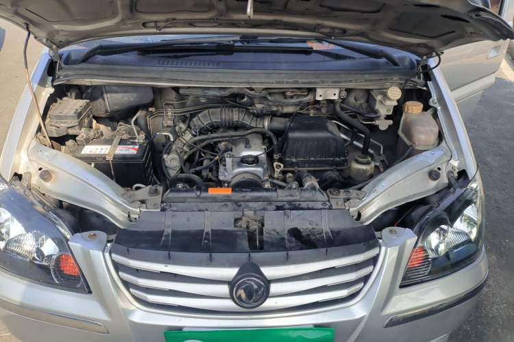 Used FORTHING Lingzhi 2013 M3 1.6L 7-seat Standard Model Engine Bay