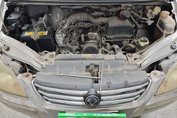 Used FORTHING Lingzhi 2013 M3 1.6L 7-Seater Luxury Model Engine Bay