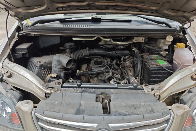Used FORTHING Lingzhi 2013 M5 Q7 2.0L 7-Seater Long-Wheelbase Comfort Model Engine Bay