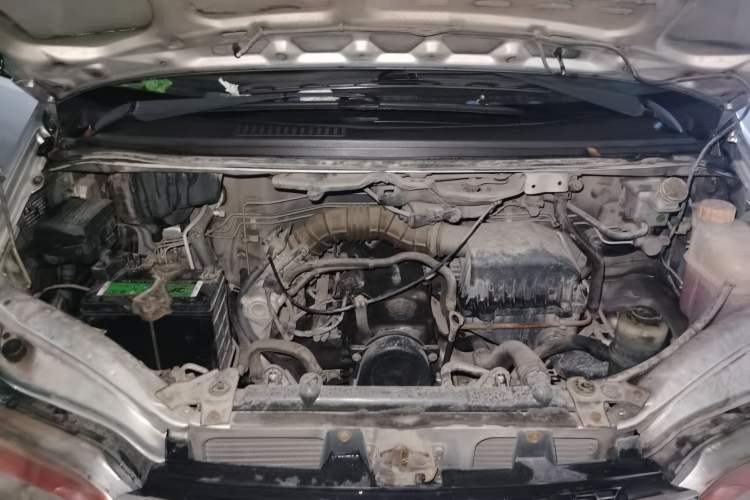 Used FORTHING Lingzhi 2013 V3 1.5L 7-Seater Standard Model II Engine Bay