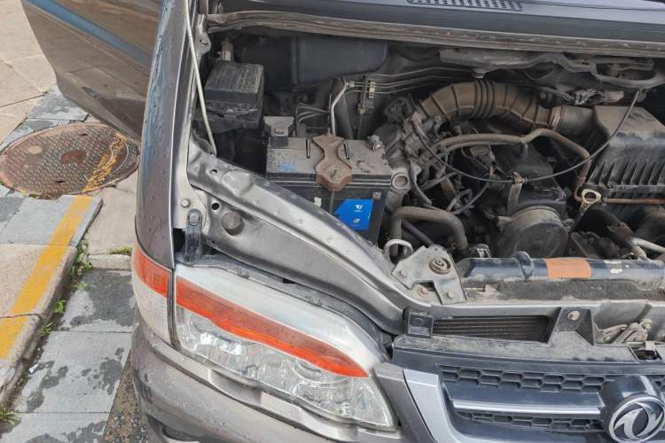 Used FORTHING Lingzhi 2013 V3 1.5L 7-Seater Standard Model II Engine Bay Right