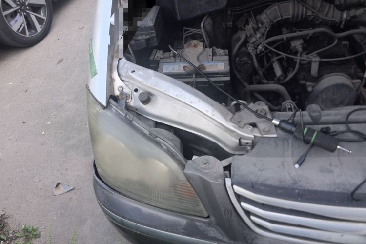 Used FORTHING Lingzhi 2013 M3 1.6L 7-seat Standard Model Engine Bay Right