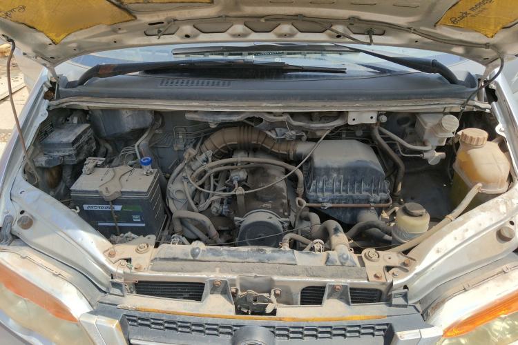 Used FORTHING Lingzhi 2013 V3 1.5L 7-Seater Standard Model II Engine Bay