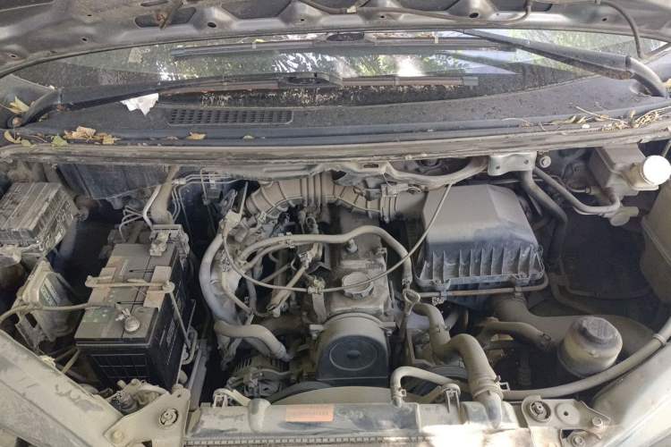 Used FORTHING Lingzhi 2013 V3 1.5L 5-Seat Standard Model I Engine Bay