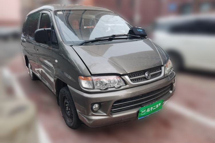 Used FORTHING Lingzhi 2013 V3 1.5L 7-Seater Comfort Model Front Right 45 Deg