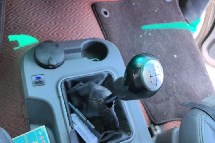 Used FORTHING Lingzhi 2013 M3 1.6L 7-Seater Comfort Model Gear Lever