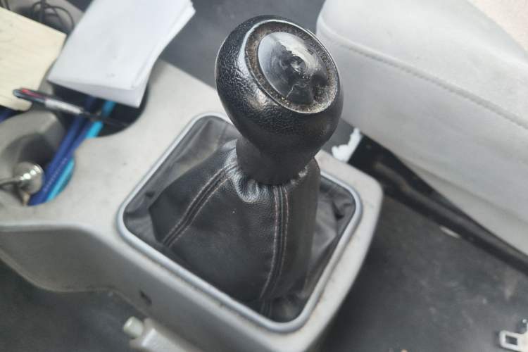 Used FORTHING Lingzhi 2013 V3 1.5L 7-Seater Standard Model II Gear Lever