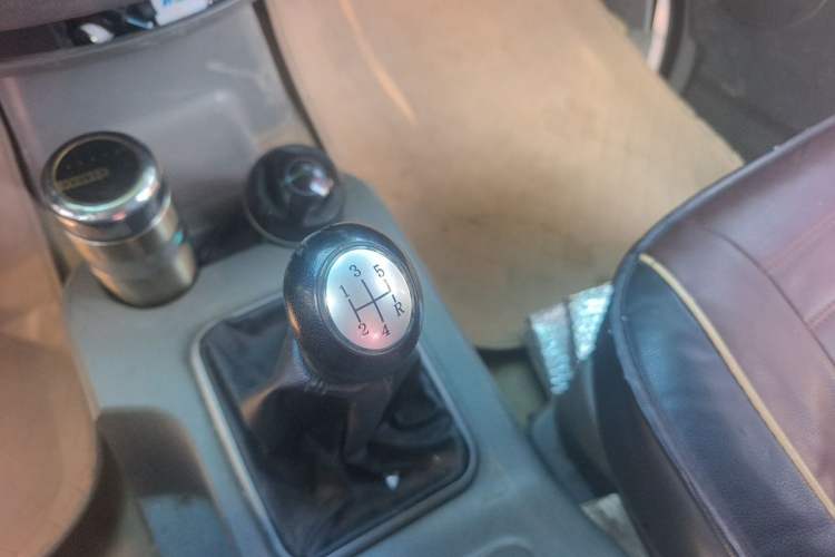 Used FORTHING Lingzhi 2013 M3 1.6L 7-Seater Luxury Model Gear Lever