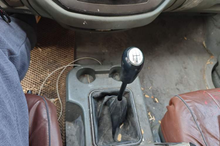 Used FORTHING Lingzhi 2013 M3 1.6L 7-seat Standard Model Gear Lever
