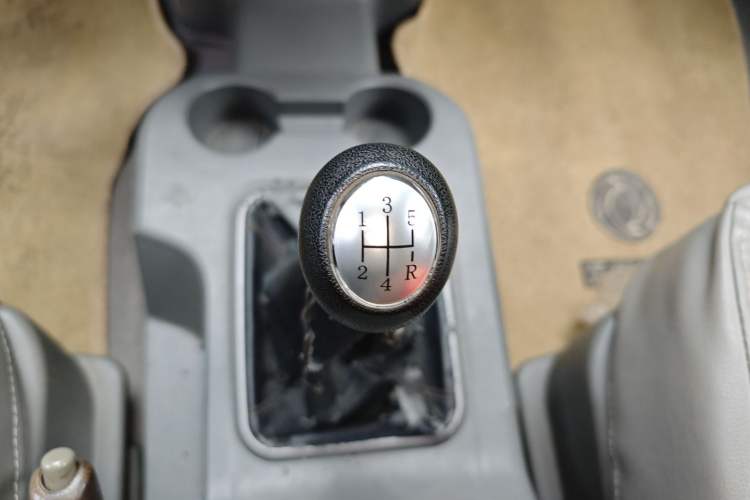 Used FORTHING Lingzhi 2013 M3 1.6L 7-Seater Luxury Model Gear Lever
