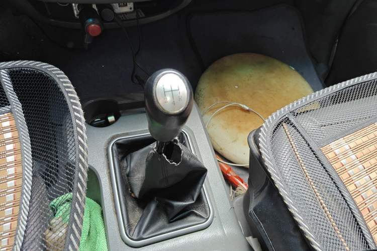 Used FORTHING Lingzhi 2013 M3 1.6L 7-Seater Comfort Model Gear Lever