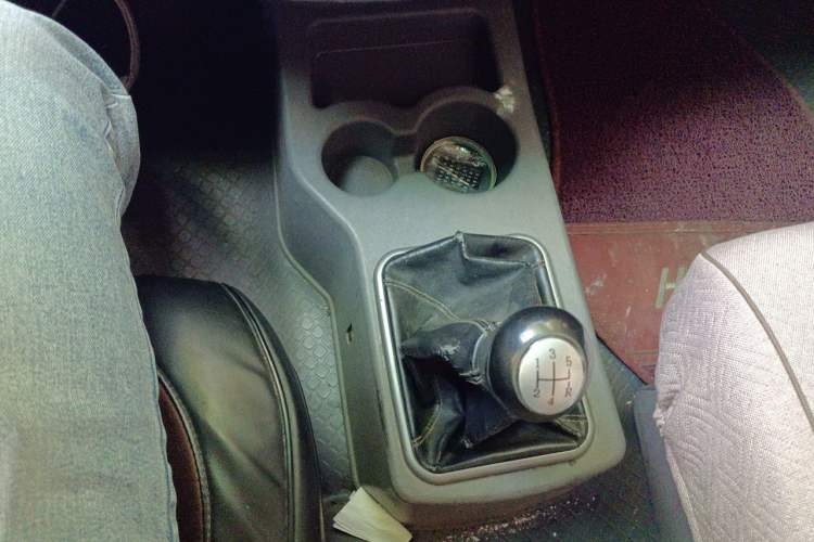 Used FORTHING Lingzhi 2013 V3 1.5L 5-Seat Standard Model I Gear Lever