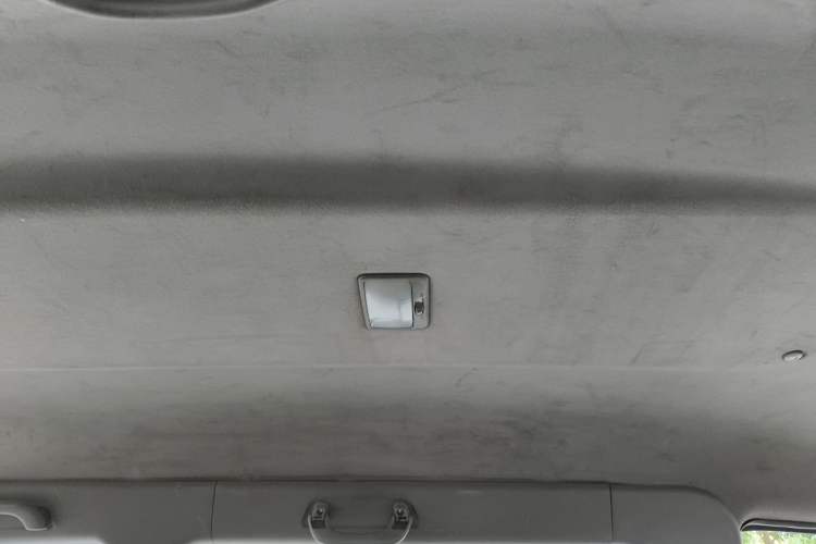 Used FORTHING Lingzhi 2013 V3 1.5L 7-Seater Standard Model II Headliner