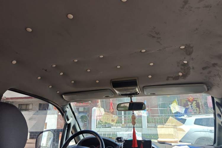 Used FORTHING Lingzhi 2013 M5 Q7 2.0L 7-Seater Long-Wheelbase Comfort Model Headliner