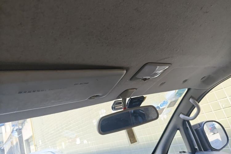 Used FORTHING Lingzhi 2013 V3 1.5L 7-Seater Comfort Model Headliner