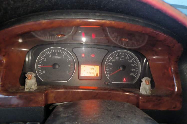 Used FORTHING Lingzhi 2013 M3 1.6L 7-Seater Comfort Model Instrument Cluster