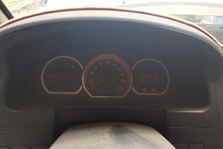 Used FORTHING Lingzhi 2013 M5 Q7 2.0L 7-Seater Long-Wheelbase Comfort Model Instrument Cluster