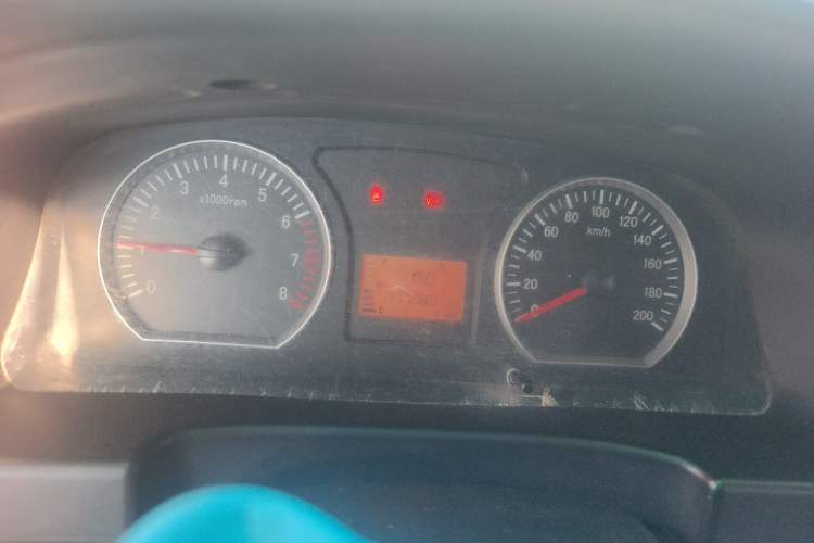 Used FORTHING Lingzhi 2013 M3 1.6L 7-Seater Luxury Model Instrument Cluster